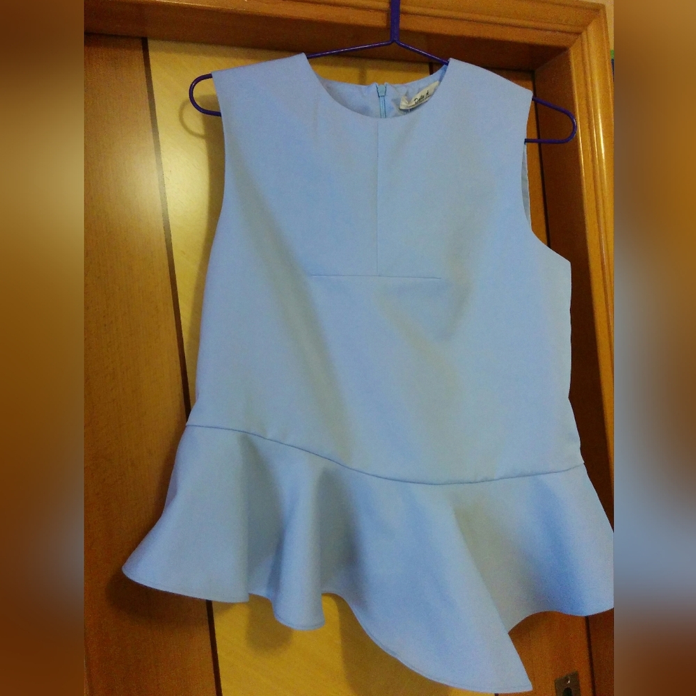 NWT Baby blue ruffle vest top blouse Size M (Asian Size)